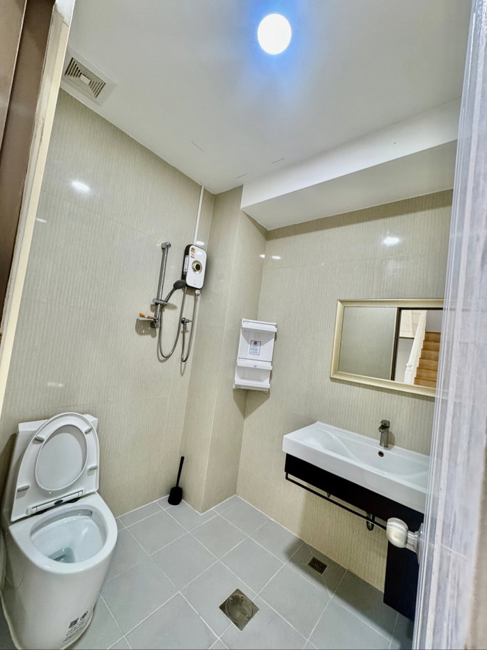 รูป 🌈ทาวเฮ้าส์2ชั้น5Bed 2Bath อยู่เจริญ29รัชดา18 ห้วยขวาง บ้านใหม่ ว่างพร้อมอยู่🔆 - รูปที่ 12/15