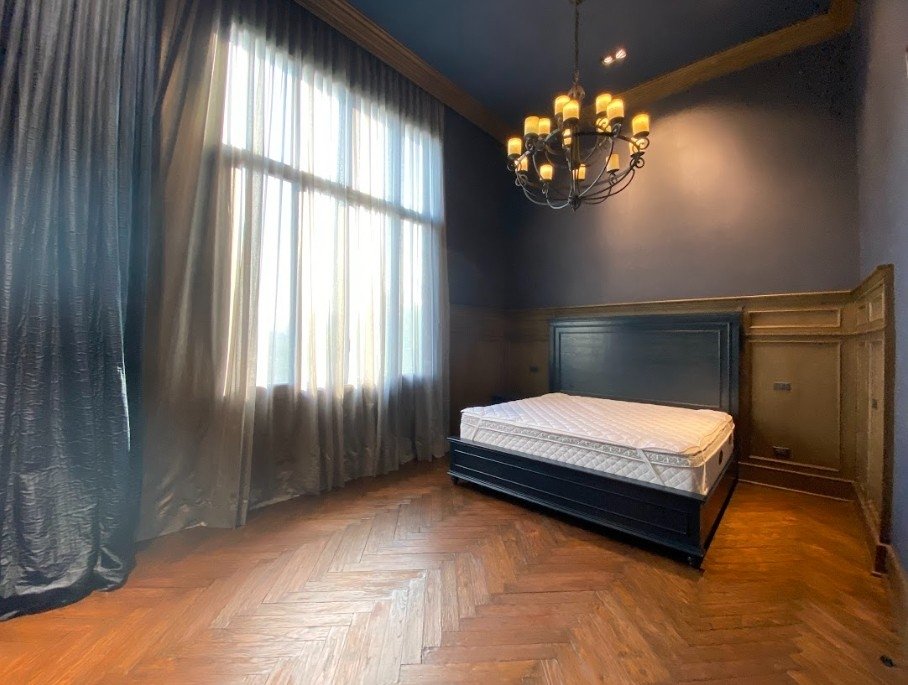 รูป LTHC7403 –Modern Pool Villa FOR SALE 5 beds 6 baths Size 850 Sq.M. Near BTS Ekkamai Station ONLY 125 MB - รูปที่ 7/12