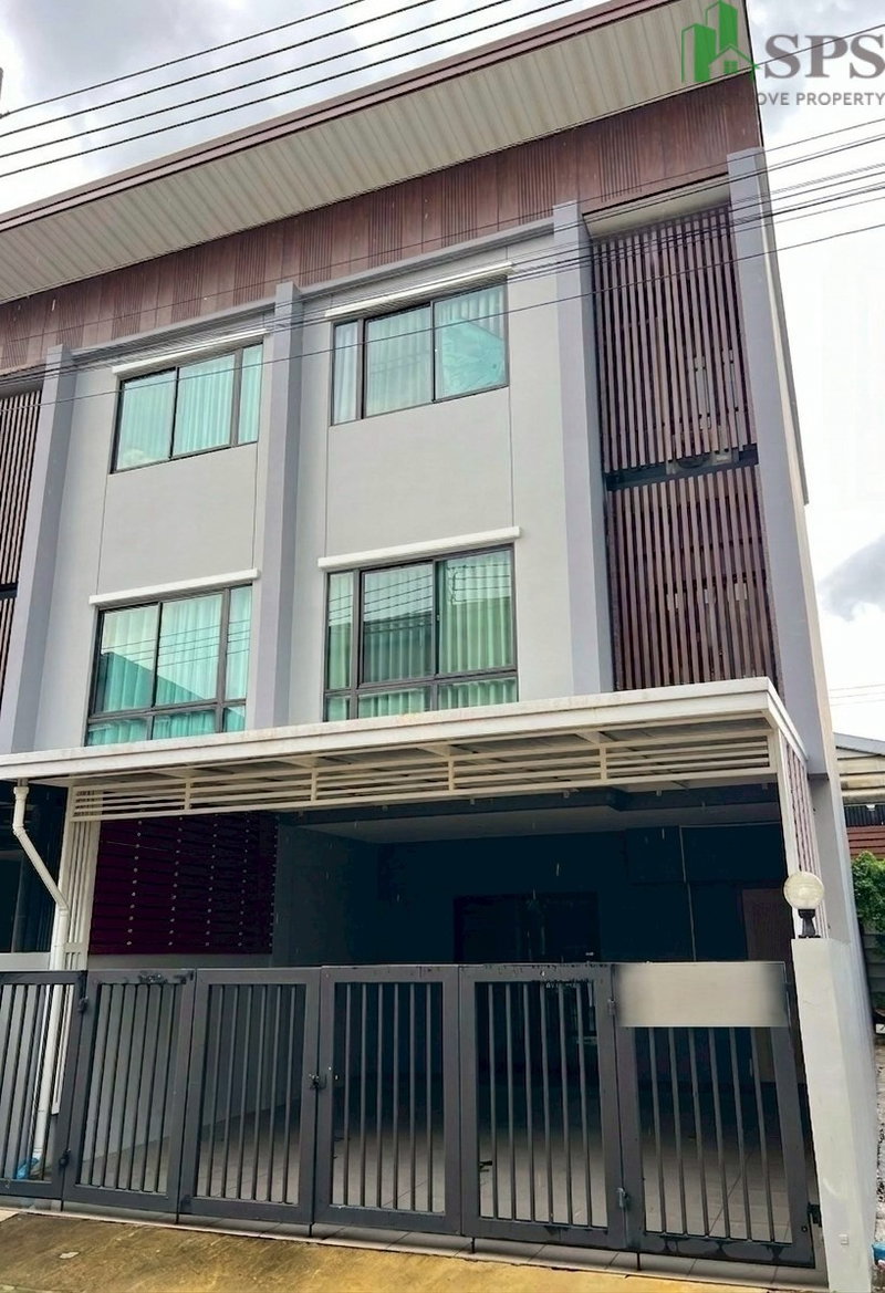 ทาวน์โฮมให้เช่า : ทาวน์โฮม ให้เช่า สิริ เฮ้าส์ รัชดา 18 (SPSJP241)