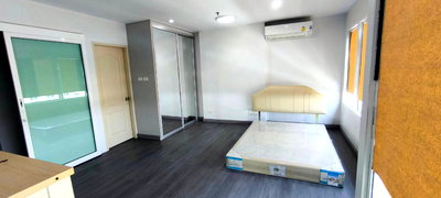 Condos for sale Phutthamonthon Sai 1 Road  : Urgent sale! Bangkok Horizon Phetkasem condo, lowest price. Newly painted and new flooring.