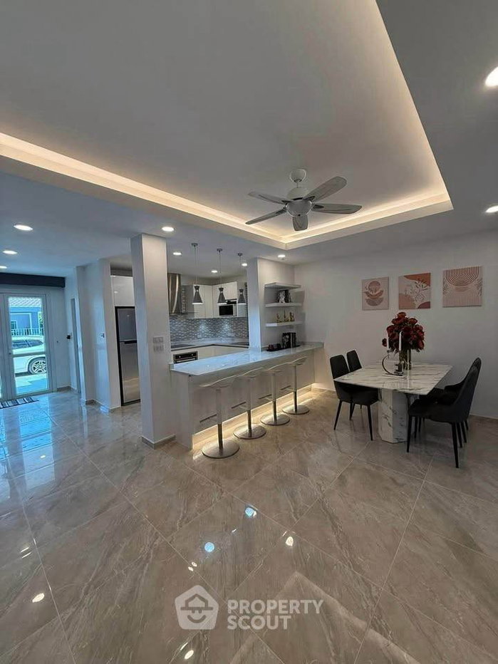 รูป คอนโด 3-ห้องนอน ที่ บ้านสวนลลนา ใกล้ เมืองพัทยา (ID 2763895) - รูปที่ 3/10