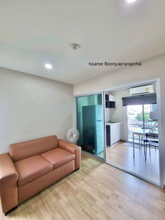 รูปภาพ (Posted by the owner)  very close to Bangkok University. (20 baht round trip by motorbike taxi) Be Condo project, Building A, corner unit.