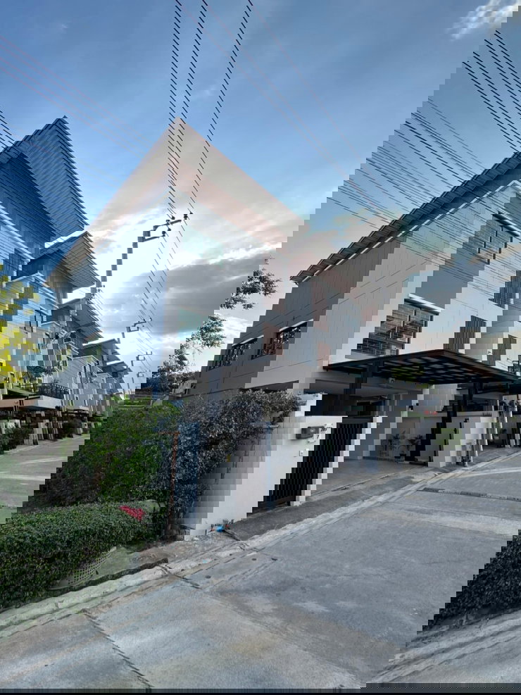 บ้านเดี่ยวให้เช่า : ปล่อยเช่า3ชั้นsirihouse รัชดา18