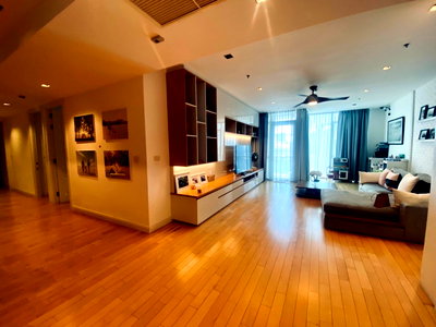 Condos for rent : LTHC7242 – Athenee Residence FOR RENT 3 beds 3 baths Size 178 Sq.M. Near BTS Phloen Chit stations ONLY 125k/month