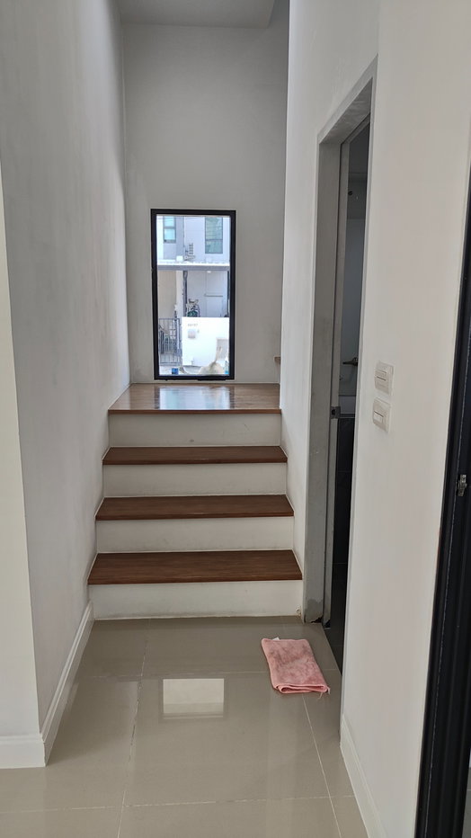 รูป ขายบ้านแฝด หมู่บ้านวารีโอ้ ไลฟ์ สุวรรณภูมิ (Vario Suvarnabhumi) ซ.ลาดกระบัง 54 ทำเลดีมาก ใกล้สนามบินสุวรรณภูมิ ✈️ - รูปที่ 10/40