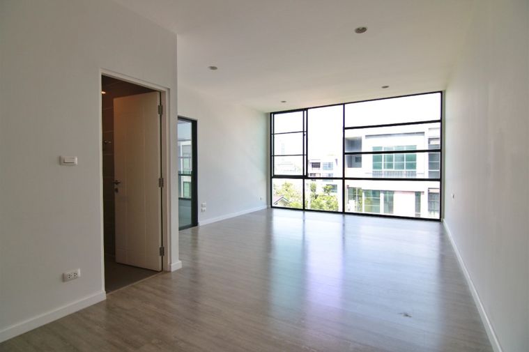 4-bed townhouse for sale, 284 sqm, 42.5 sq wah, Siri Square Charoenkrung 80
