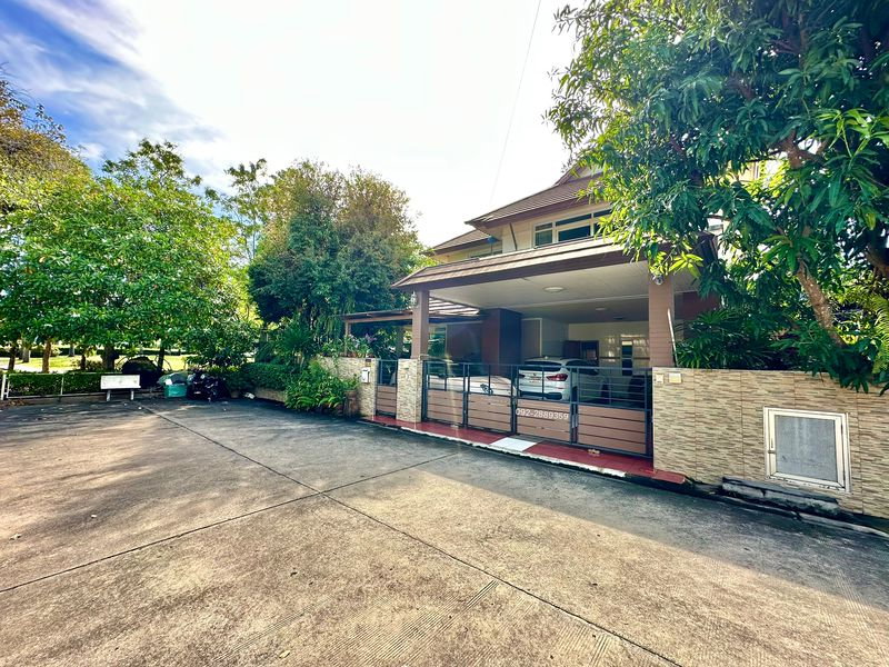 Houses for sale : High-quality detached houses in The Boulevard Sriracha project, move in Ready.