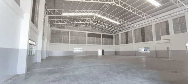 รูป HR3354ให้เช่าโกดัง/โรงงาน พร้อมออฟฟิศ | ทำเลแพรกษา เมืองสมุทรปราการ ฟังก์ชันครบ ขอใบ ร.ง. 4 ได้ | เดินทางสะดวก ใกล้ BTS แพรกษา & สุวรรณภูมิ - รูปที่ 1/4