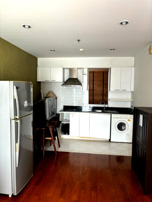 คอนโดให้เช่า : ให้เช่า บ้าน สิริ สีลม(Baan Siri Silom) ราคาถูกมาก ห้องสวยกำลัง รีโนเวท (Renovate) ใหม่ติด รร กรุงเทพคริสเตียน BTS สุรศักดิ์