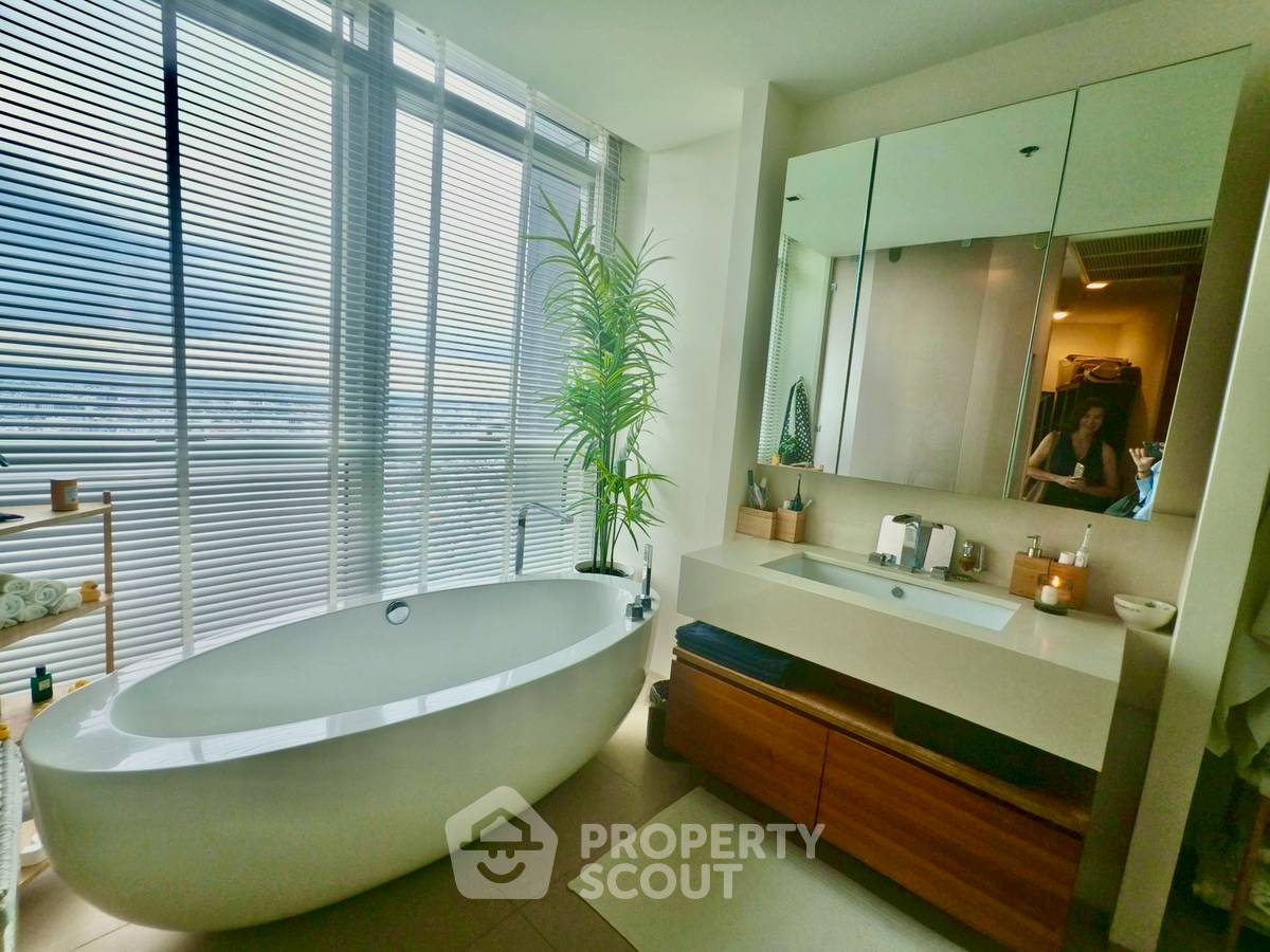 รูป คอนโด 3-ห้องนอน ที่ เดอะ ริเวอร์ คอนโดมิเนียม ใกล้ BTS สะพานตากสิน (ID 2300972) - รูปที่ 13/17
