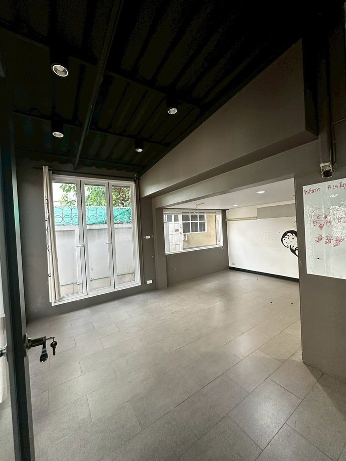 รูป WS6944 🏡✨ ให้เช่า บ้านเดี่ยว 2 ชั้น / Home Office ติด MRT ลาดพร้าว ✨🏡 เหมาะทำธุรกิจ / ออฟฟิศ เพียง 160,000 บาท/เดือน - รูปที่ 1/13