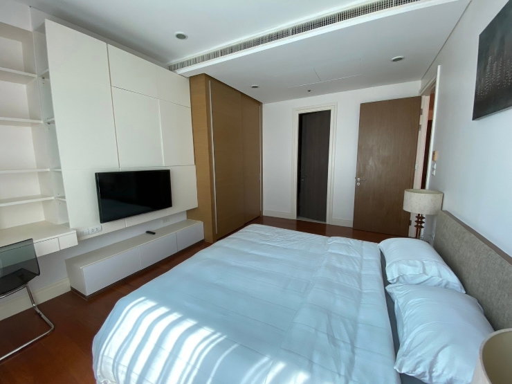 picture Bright Sukhumvit 24 Nice Decor please call 081-912-8883 - 3/4