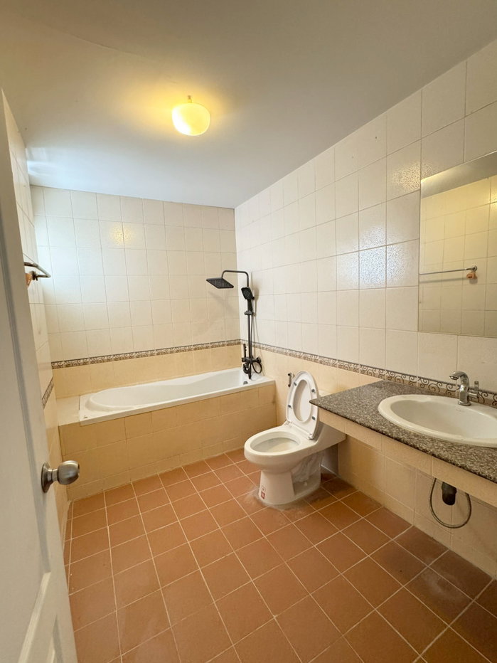 picture Two-story detached house, corner unit, convenient transportation. - 30/36