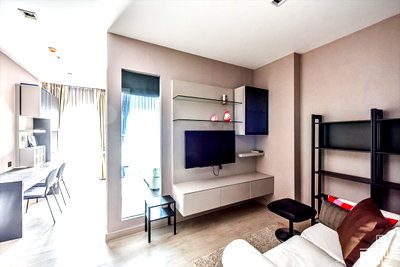 Condos for sale : ❤️‍🔥 Condo for Sale The Signature by Urbano near BTS Saphan Khwai – High Floor Unit