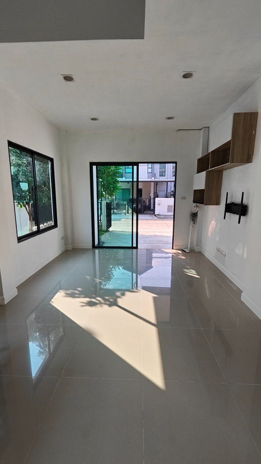 รูป ขายบ้านแฝด หมู่บ้านวารีโอ้ ไลฟ์ สุวรรณภูมิ (Vario Suvarnabhumi) ซ.ลาดกระบัง 54 ทำเลดีมาก ใกล้สนามบินสุวรรณภูมิ ✈️ - รูปที่ 7/40