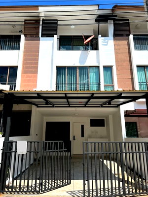 Houses for rent Central Plaza Bang Na : House for Rent at The Private Sukhumvit - Bangchak (HR6811014)