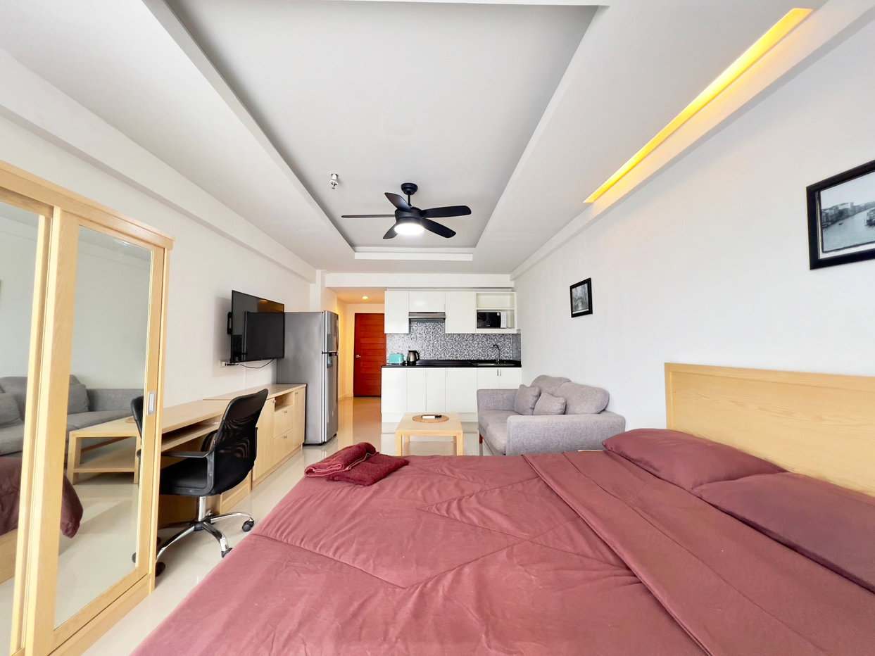 รูป Studio Condo for Rent at Jomtien Beach Condominium in Pattaya - รูปที่ 2/14
