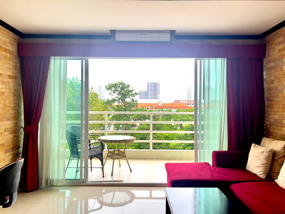 Condos for rent : Large Studio Condo for Rent in Jomtien Pattaya at View Talay 5D