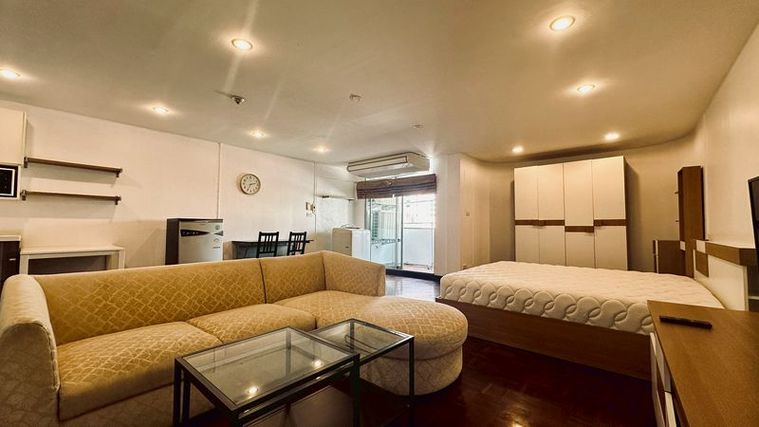 🏙️ อยู่ "สีลม" แบบโปร่งโล่ง วิวเมืองพาโนรามา ไม่มีตึกบัง! ให้เช่าคอนโด ITF Silom Palace ห้องสตูดิโอไซส์ใหญ่พิเศษ 56 ตร.ม.