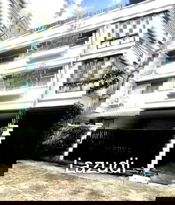 เช่าทาวน์โฮม กรุงเทพมหานคร : 250.0 ตร.ม.  4 ห้องนอน  4 ห้องน้ำ ทาวน์เฮาส์สำหรับ ขาย & เช่าใน พระโขนงเหนือ