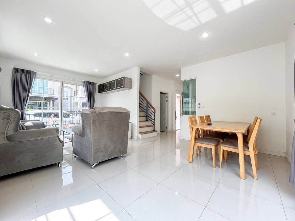 picture House for Rent at Golden Neo Sathorn (E6809054) - 10/14