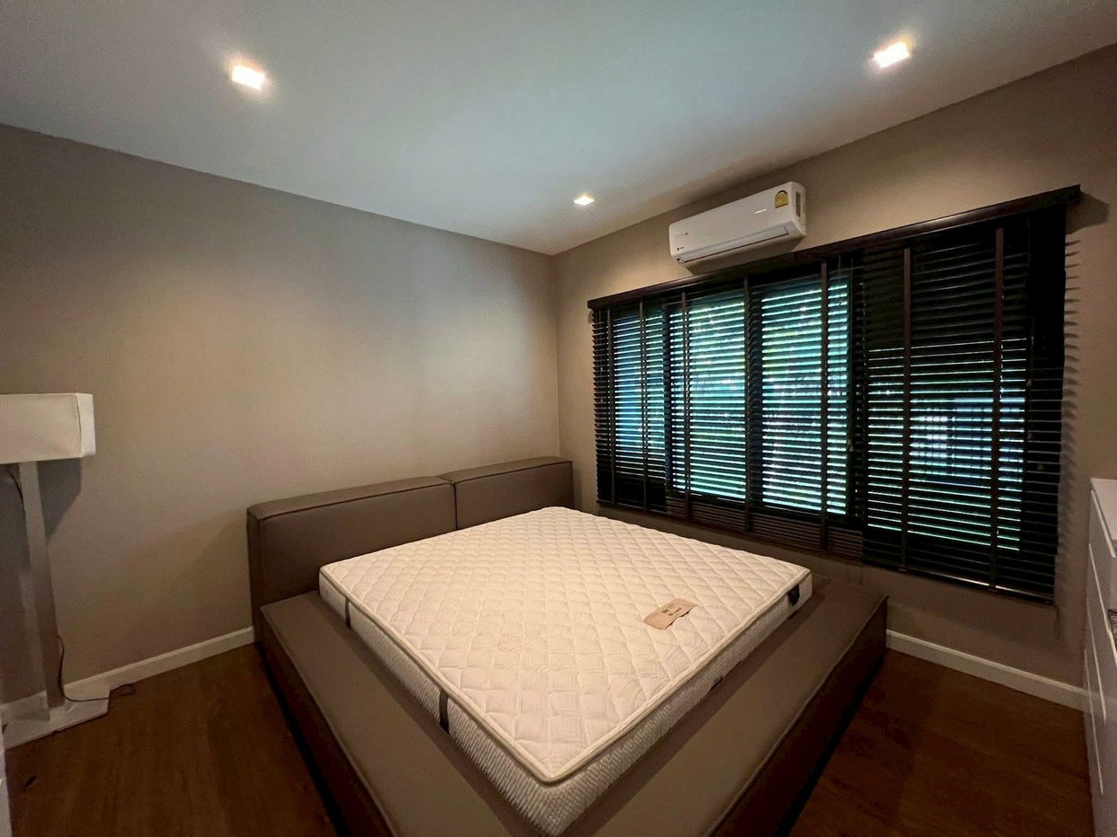 รูป LLTH14760 – House for Rent | Burasiri Wongwaen Onnut | 230 sqm | 4 Beds  | Luxury Spacious Family Home Prime Location Best Value  | 120,000 THB/month - รูปที่ 3/5