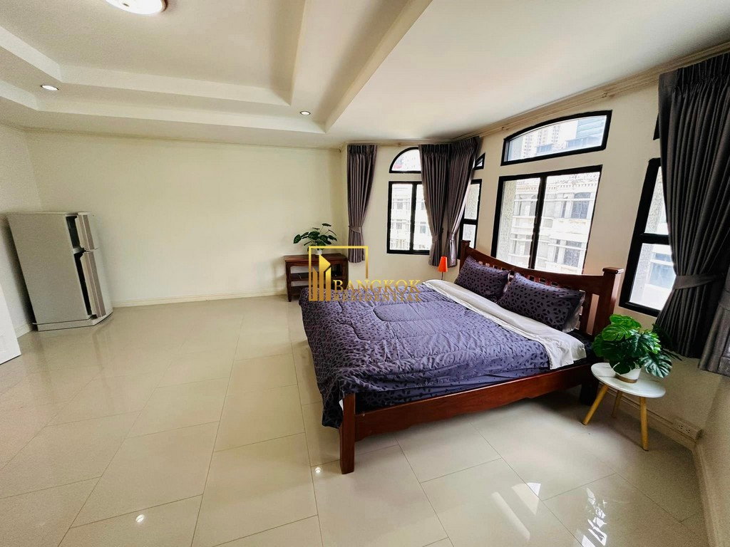 รูป Baan Chicha Castle | Stylish 4 Bedroom Townhouse in Phrom Phong - BR8515TH - รูปที่ 8/23