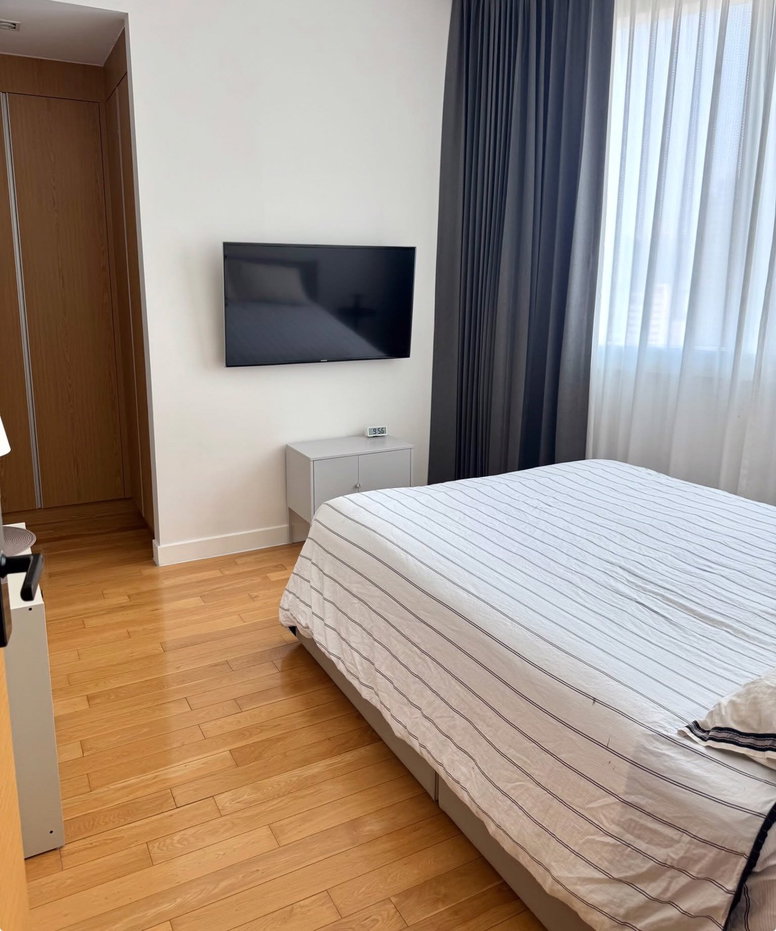 picture Millennium                    Residence  - 8/14