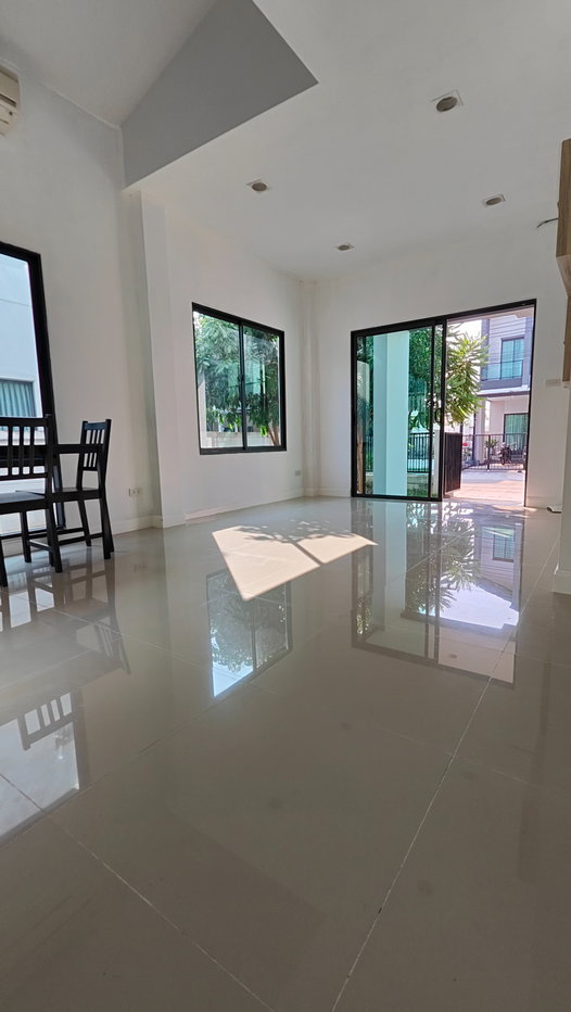 รูป ขายบ้านแฝด หมู่บ้านวารีโอ้ ไลฟ์ สุวรรณภูมิ (Vario Suvarnabhumi) ซ.ลาดกระบัง 54 ทำเลดีมาก ใกล้สนามบินสุวรรณภูมิ ✈️ - รูปที่ 8/40