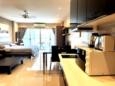 Condos for rent : Studio Condo for Rent in Jomtien Pattaya at View Talay 5D
