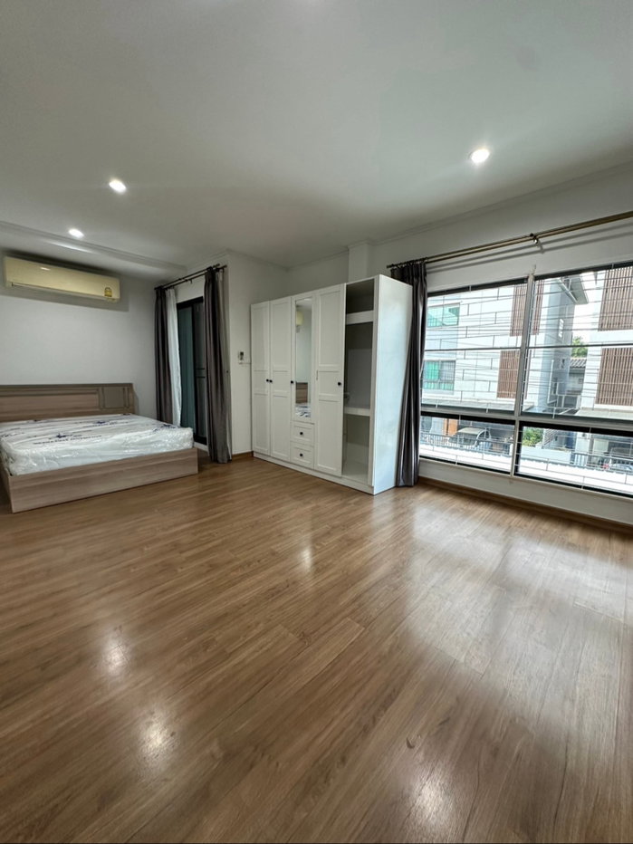 รูป ปล่อยเช่า3ชั้นsirihouse รัชดา18 - รูปที่ 3/10