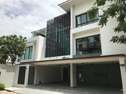 รูปภาพ 📌 ให้เช่าบ้านเดี่ยว 3 ชั้น บ้าน อิสสระ พระราม 9 4 ห้องนอน 6 ห้องน้ำ