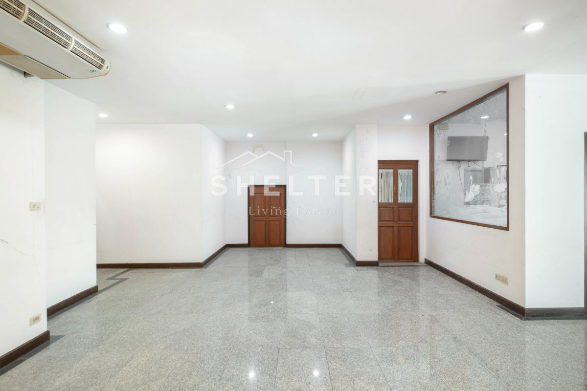 รูป "บ้านเดียว ยูนิตน้อย ติดถนนใหญ่ รามคำแหง" และ "ใกล้รถไฟฟ้าสายสีส้ม สถานีสัมมากร" เพียง 600 เมตร - รูปที่ 8/22