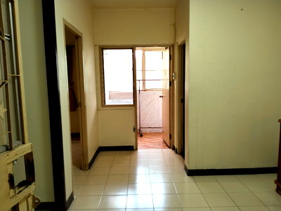 Condos for rent Bangkok : For rent: Ua-Athorn housing project, Khu Bon 27, Building 31, 1st floor.