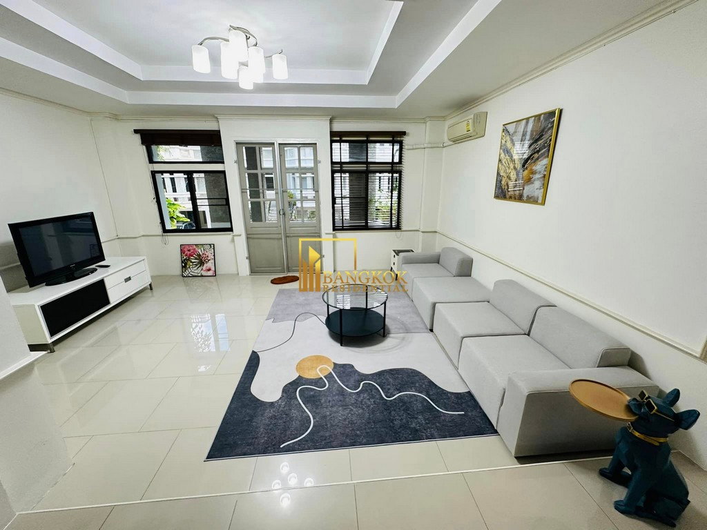 รูป Baan Chicha Castle | Stylish 4 Bedroom Townhouse in Phrom Phong - BR8515TH - รูปที่ 2/23