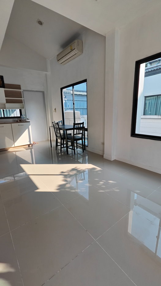 รูป ขายบ้านแฝด หมู่บ้านวารีโอ้ ไลฟ์ สุวรรณภูมิ (Vario Suvarnabhumi) ซ.ลาดกระบัง 54 ทำเลดีมาก ใกล้สนามบินสุวรรณภูมิ ✈️ - รูปที่ 4/40