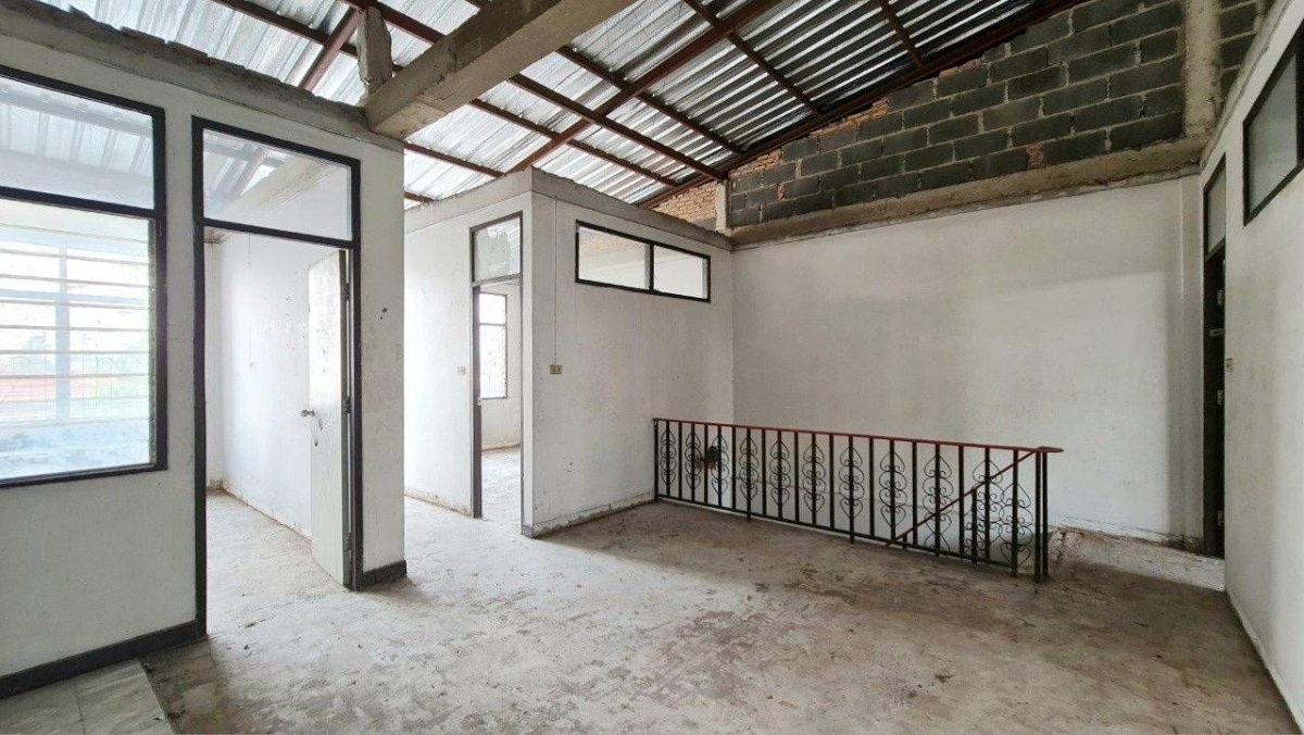 รูป ขายโฮมออฟฟิศ 3 ชั้น 2 คูหา ข้างหมู่บ้านแกรนด์คาแนล   ใกล้สนามบินดอนเมือง เข้าออกสะดวก ทั้งฝั่งถนนเชิดวุฒากาศ และซอยวิภาวดี33  หรือลัดออกถนน รพช. ก็ได้ - รูปที่ 17/20