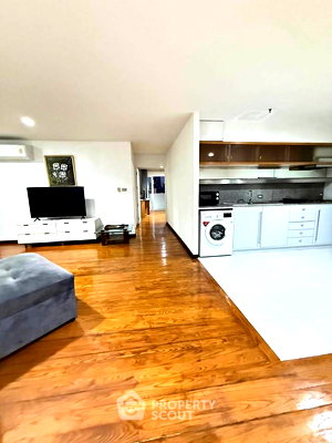 คอนโด BTS ชิดลม : คอนโด 3-ห้องนอน ที่ วิทยุ คอมเพล็กซ์ คอนโดมิเนียม ใกล้ BTS เพลินจิต (ID 2571872)