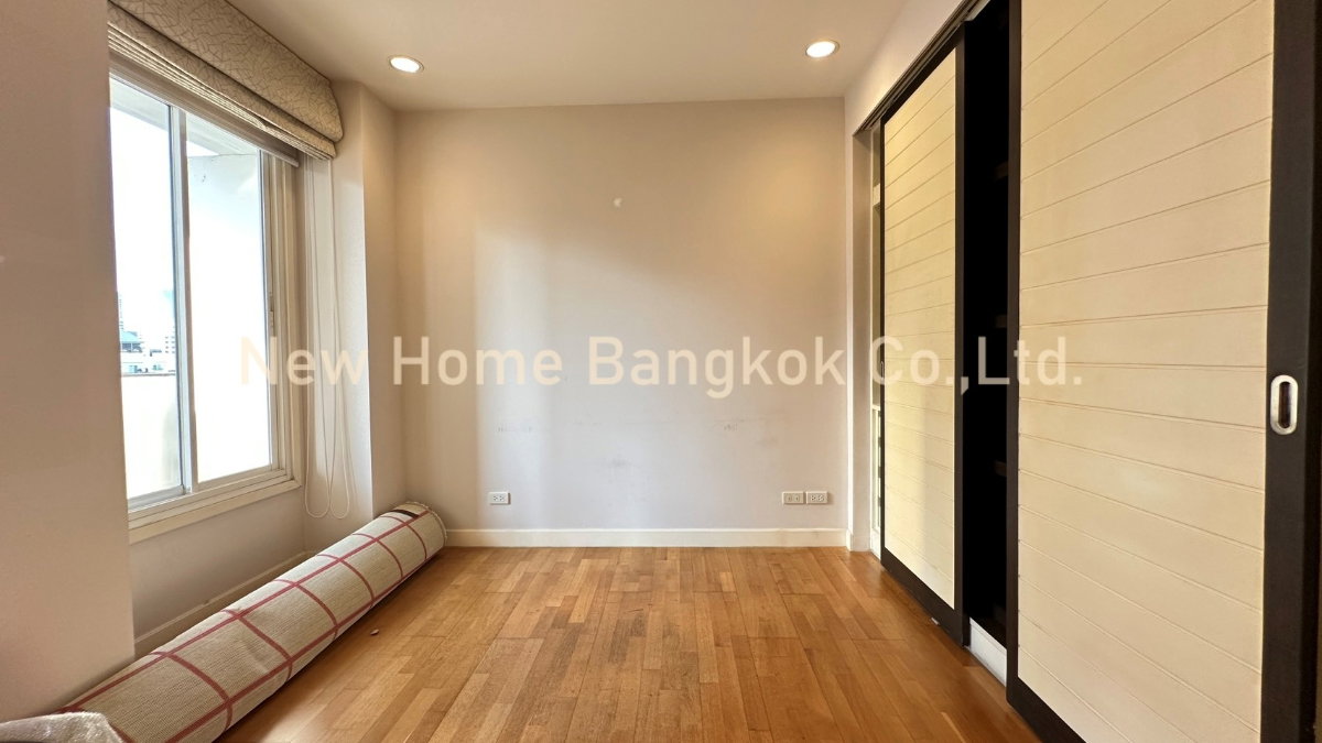 picture Condo for Rent in Sathorn Spacious Corner Unit 250 sqm - 14/30