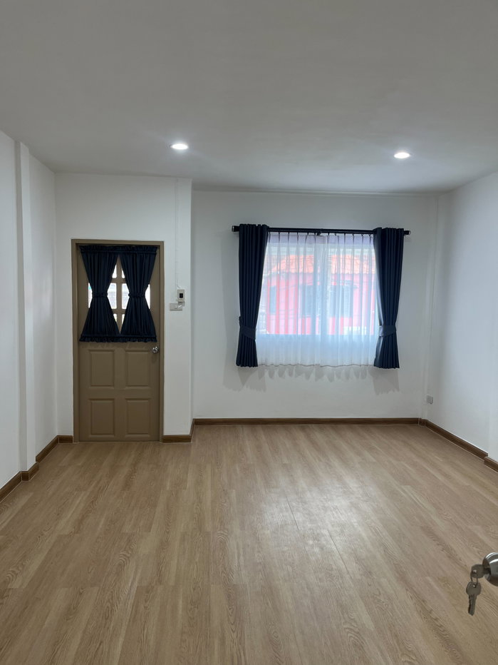 รูป 🔥 ขายด่วน! ทาวน์โฮม รีโนเวทใหม่ “Master Royal ร.9 ซ.53” ราคาพิเศษ 2.45 ล้าน | ทำเลทอง เข้า-ออกได้หลายเส้น 🔥 - รูปที่ 8/25