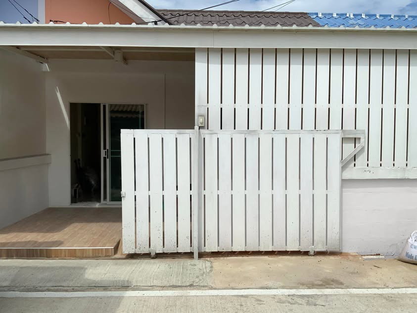 รูป ขายด่วนๆๆ บ้านทาวน์เฮาส์ชั้นเดียวทำเลดีของกินเยอะ “เจ้าของขายเอง - รูปที่ 1/10