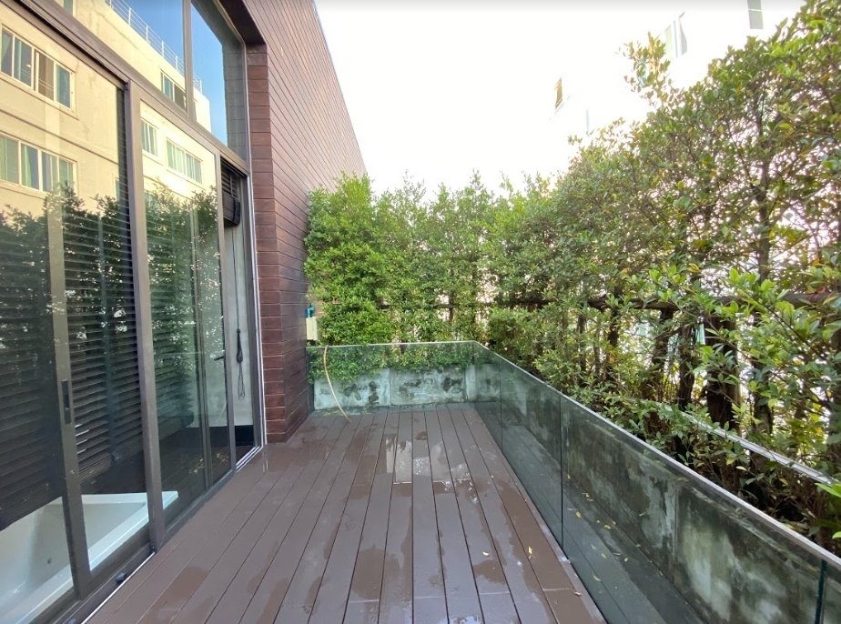 รูป LTHC7403 –Modern Pool Villa FOR SALE 5 beds 6 baths Size 850 Sq.M. Near BTS Ekkamai Station ONLY 125 MB - รูปที่ 8/12