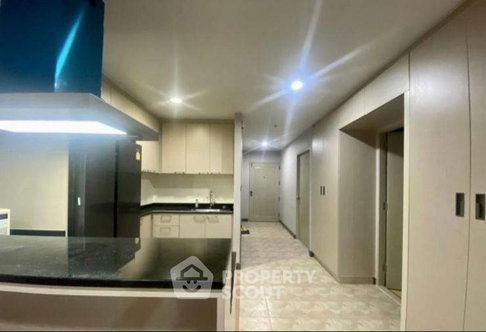 3-BR Condo at Modern Home Tower Condominium near MRT Wat Mangkon (ID 2756503)