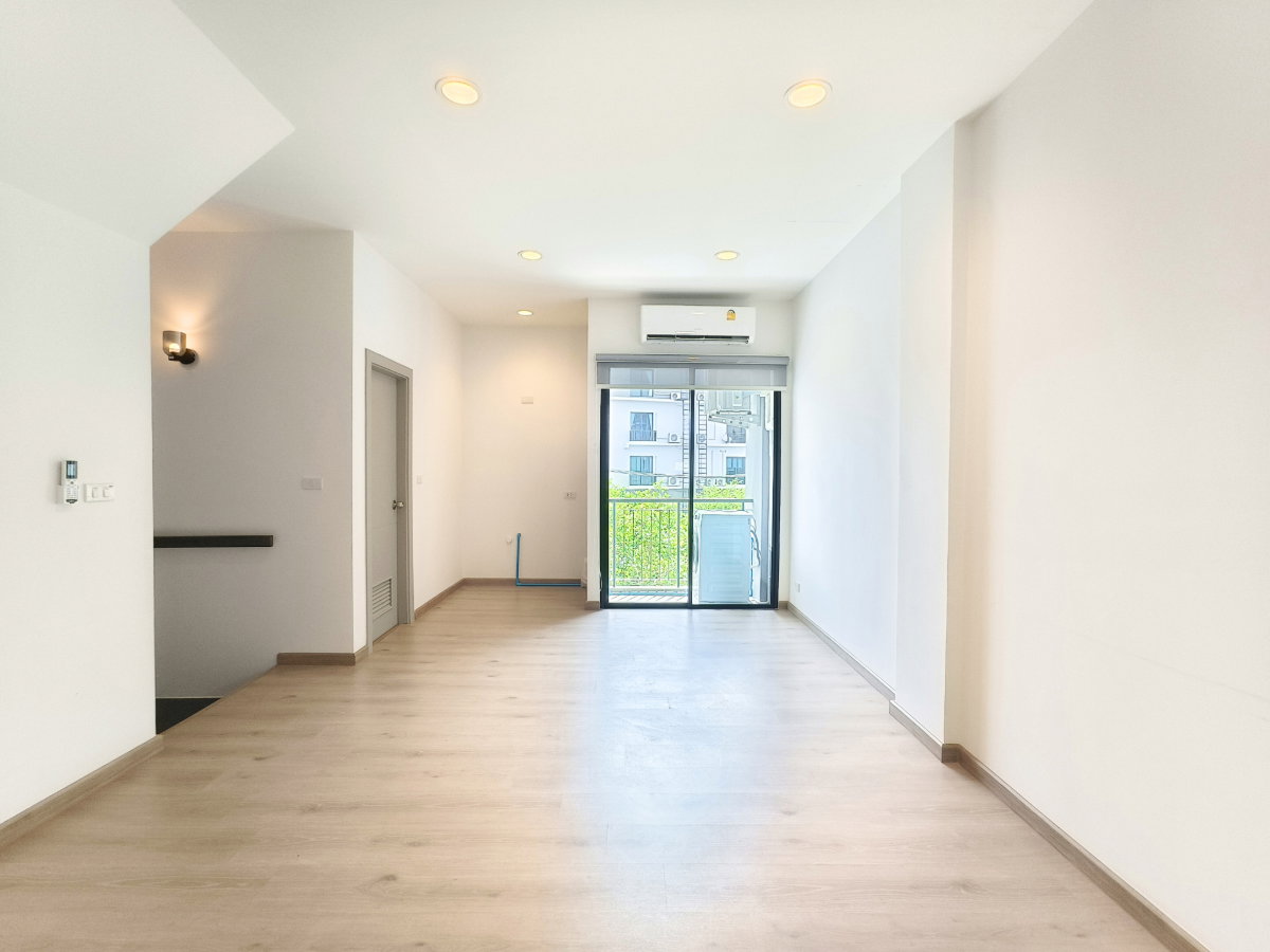 รูป ขาย Premium Place Mix Ekamai-Ramintra  25.4 ตร.ว. โฮมออฟฟิศหรู 4 ชั้น 2 ห้องทำงานใหญ่ 3 ห้องนอน 4 ห้องน้ำ ติดถนนนวลจันทร์ หน้ากว้าง 5.5 เมตร  - รูปที่ 9/13