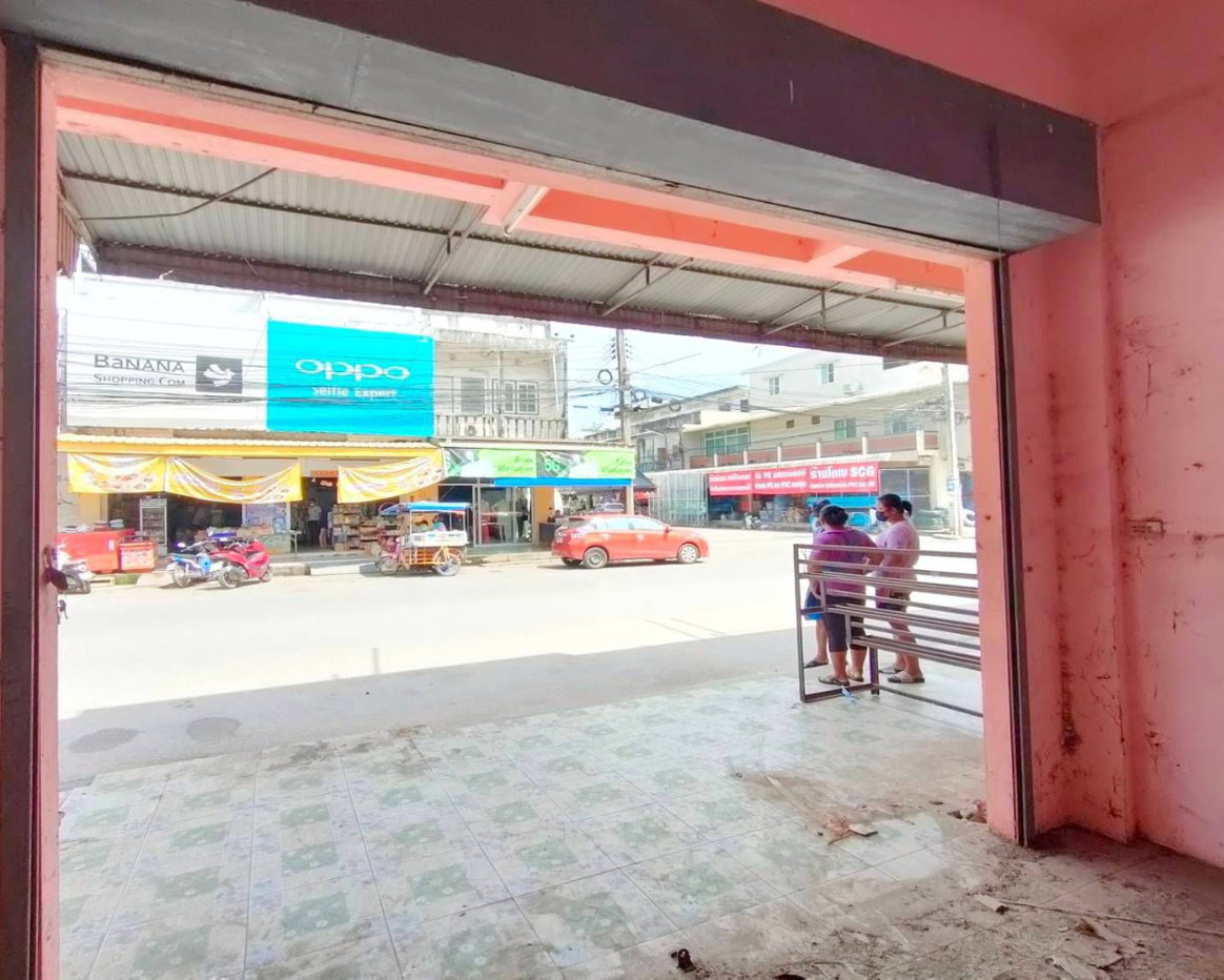 รูป ขายตึกแถวชุมพร ทำเลดี เหมาะกับทำการค้าขาย มีเพียงห้องเดียวเท่านั้น - รูปที่ 8/17