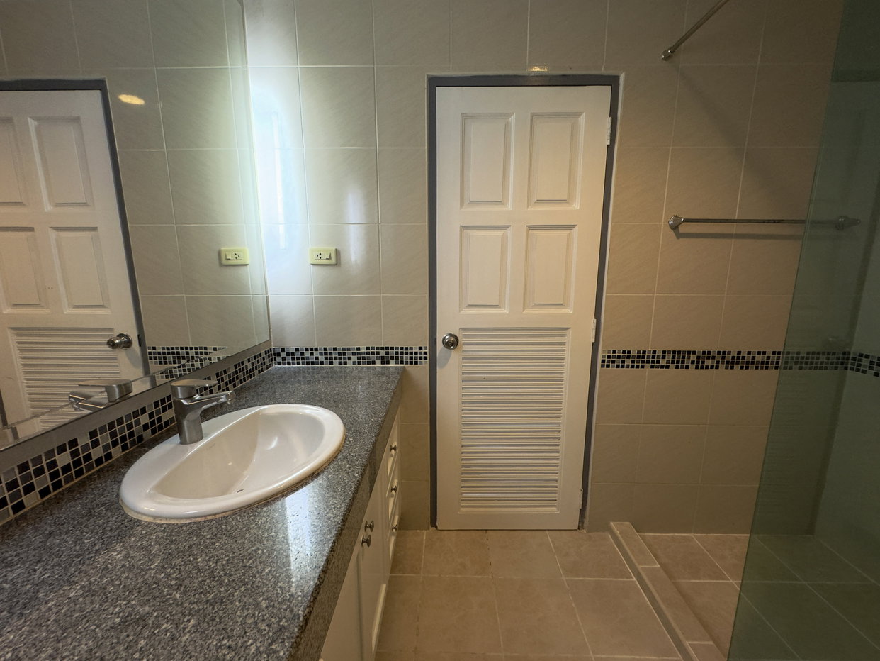 รูป Luxury Studio Condo for Sale in Jomtien Pattaya at View Talay 8 - รูปที่ 8/15