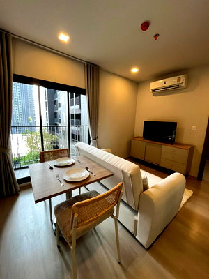 Condos for rent Tesco Lotus Superstore Lat Phrao (Lotus Ladprao) : 🌿 **VR0185 | LIFE Phahonyothin-Ladprao, opposite Central Ladprao, next to MRT Ha Yaek Ladprao Station** 🚆