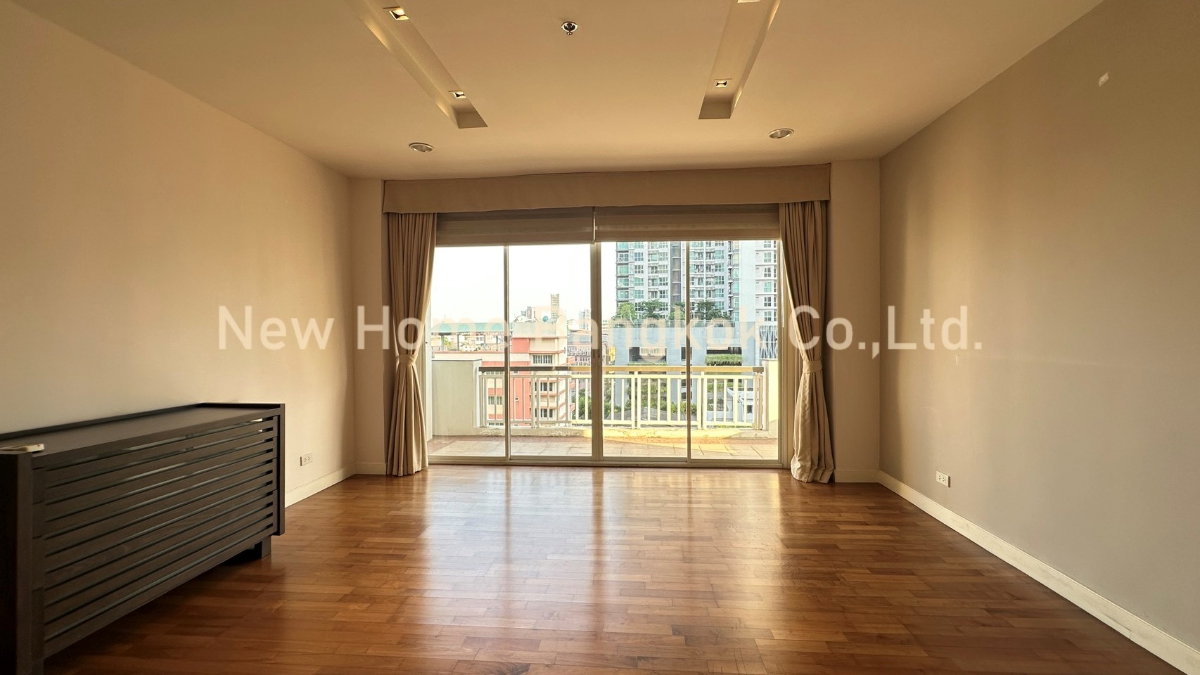 picture Condo for Rent in Sathorn Spacious Corner Unit 250 sqm - 24/30