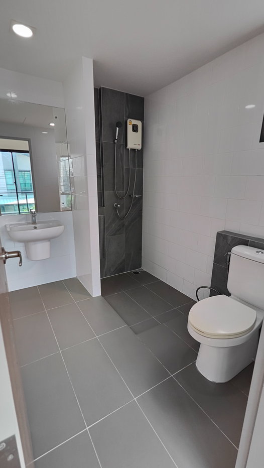 รูป ขายบ้านแฝด หมู่บ้านวารีโอ้ ไลฟ์ สุวรรณภูมิ (Vario Suvarnabhumi) ซ.ลาดกระบัง 54 ทำเลดีมาก ใกล้สนามบินสุวรรณภูมิ ✈️ - รูปที่ 24/40