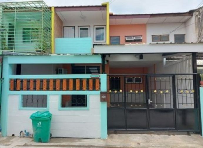 ให้เช่า ทาวน์เฮ้าส์ หมู่บ้านพงษ์เพชรเคหะ  ซอย แจ้งวัฒนะ 14 แบบ 2 ชั้น 3ห้องนอน 2น้ำ แอร์4เครื่อง 13,000 บาท